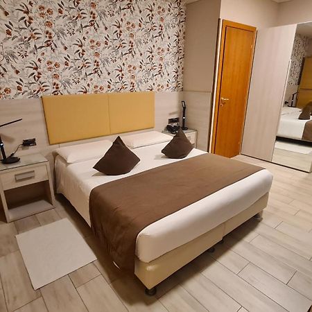 Hotel Lenotel Kültér fotó