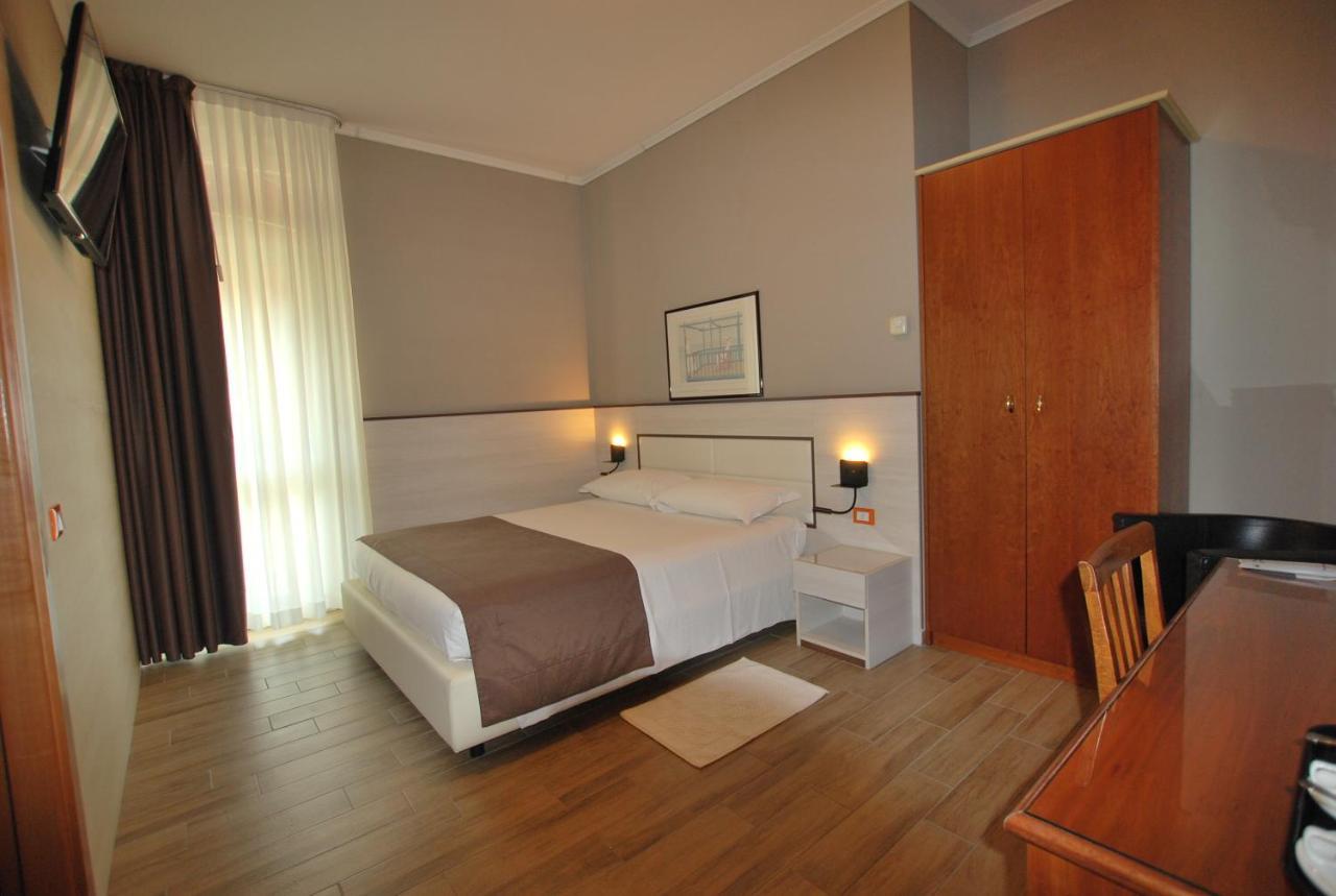 Hotel Lenotel Kültér fotó
