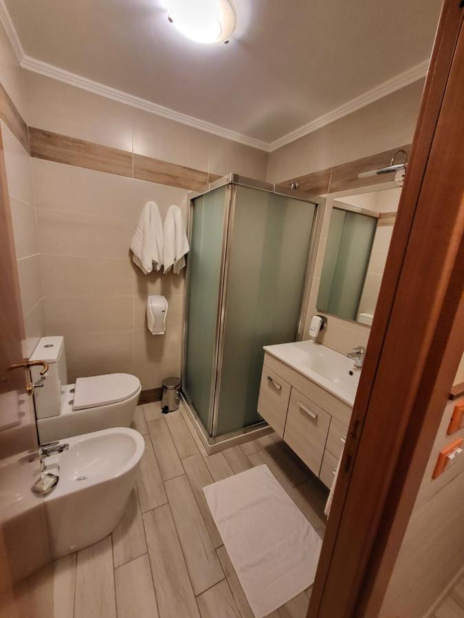 Hotel Lenotel Kültér fotó