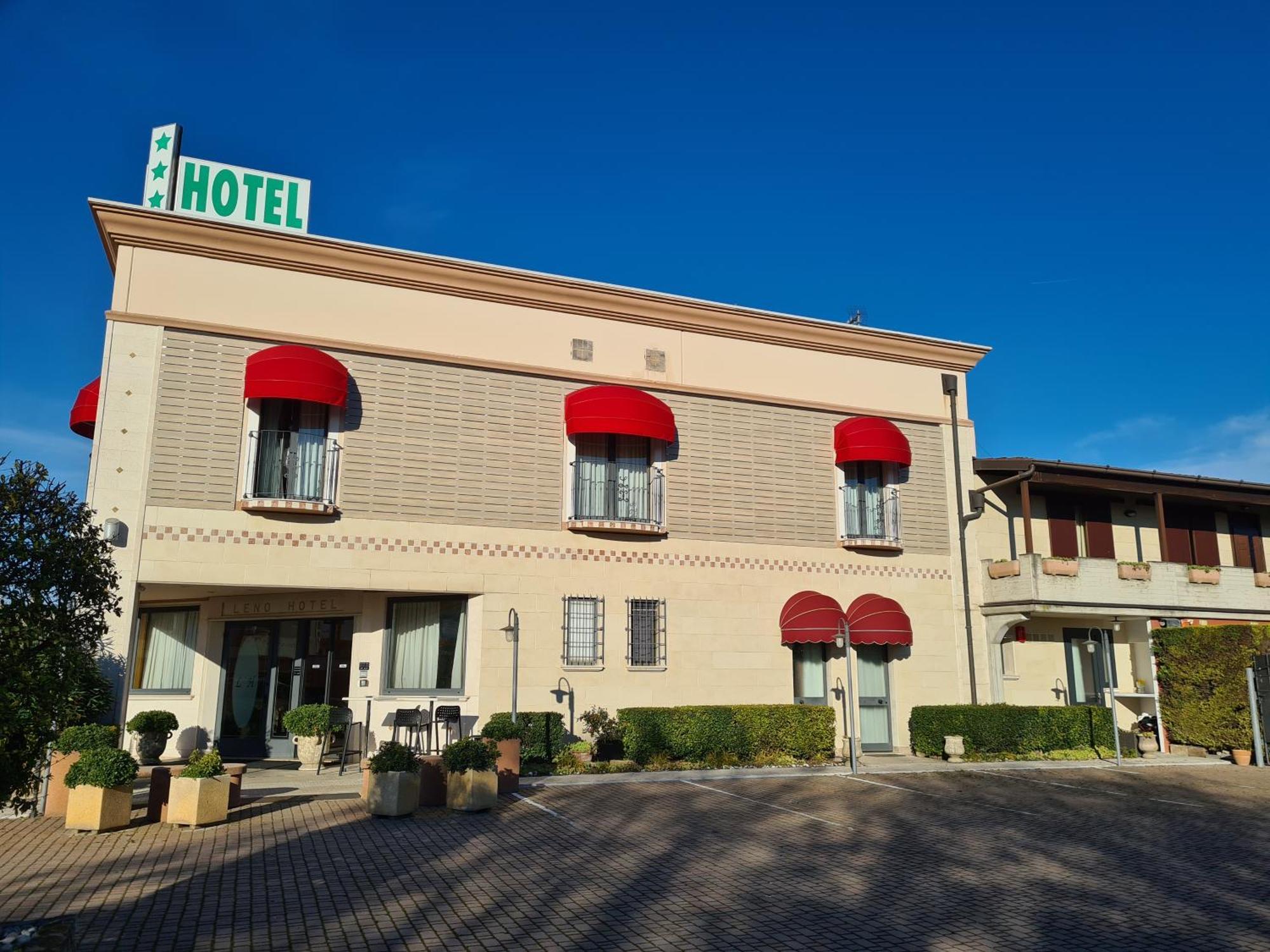 Hotel Lenotel Kültér fotó