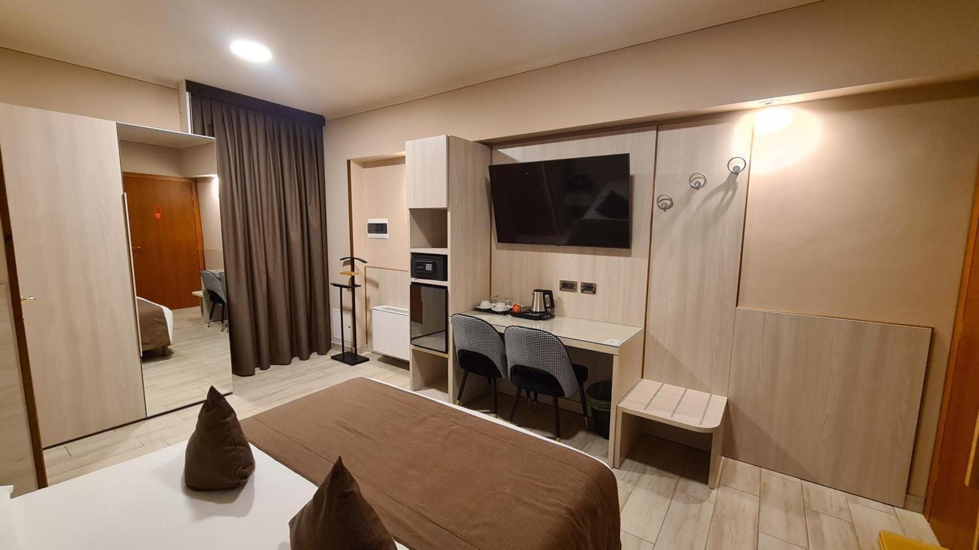 Hotel Lenotel Kültér fotó