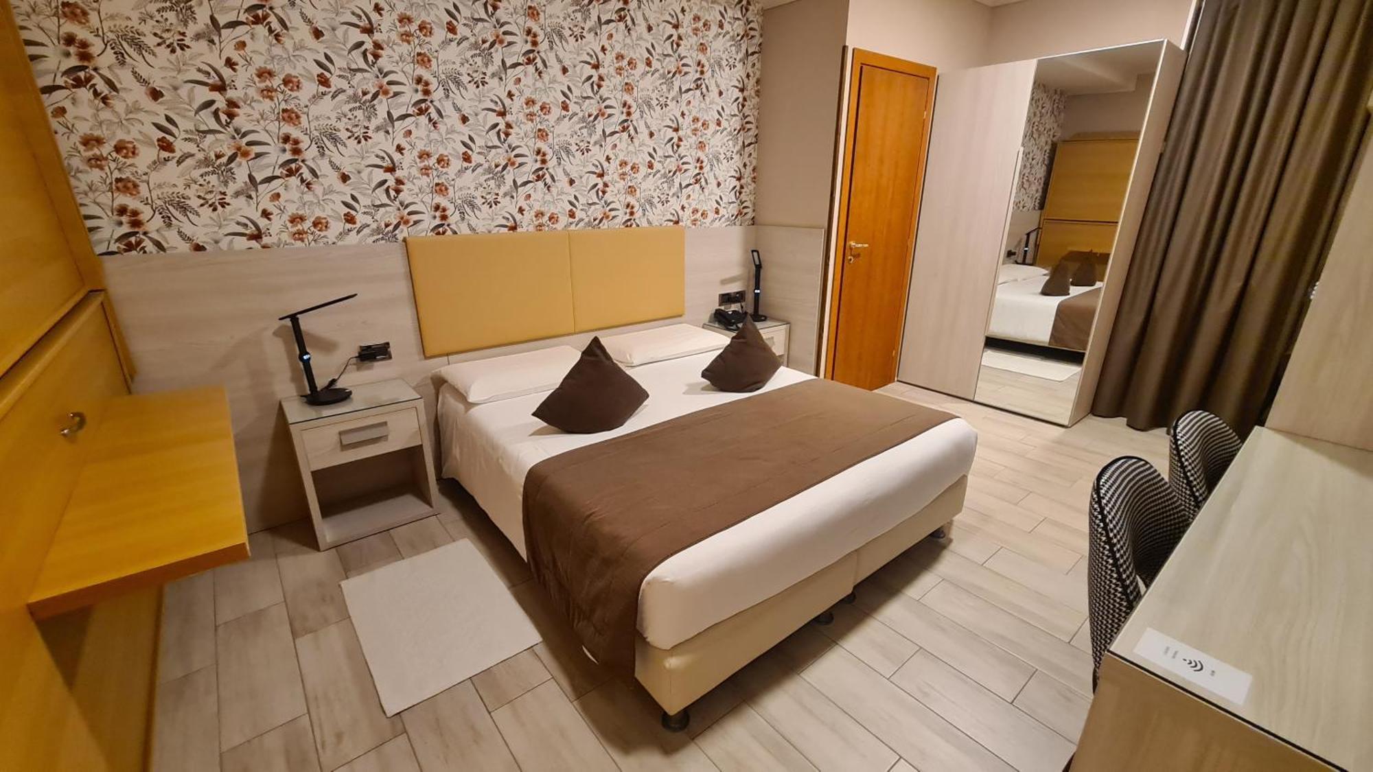 Hotel Lenotel Kültér fotó