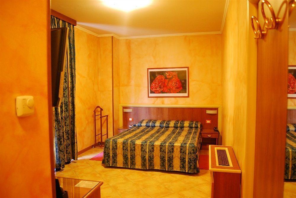 Hotel Lenotel Kültér fotó